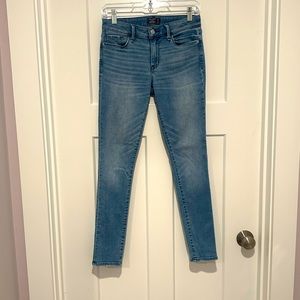 A&F Harper Jeans Size 26